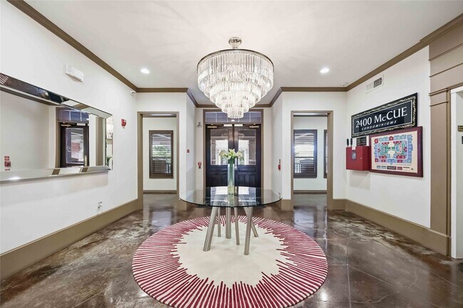 Foto del edificio - 2400 McCue Rd