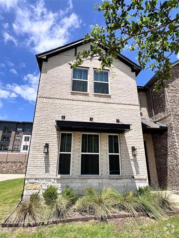 Building Photo - 3211 Midnight Dr