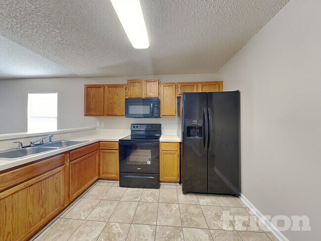 Foto del edificio - 4231 Hanging Moss Dr