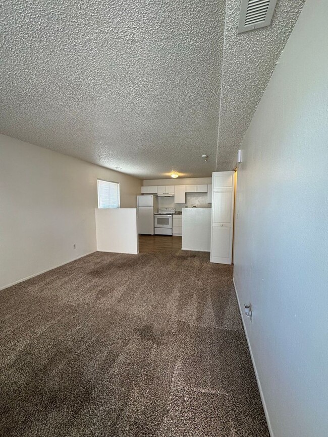 Building Photo - 6653 Provincial Dr