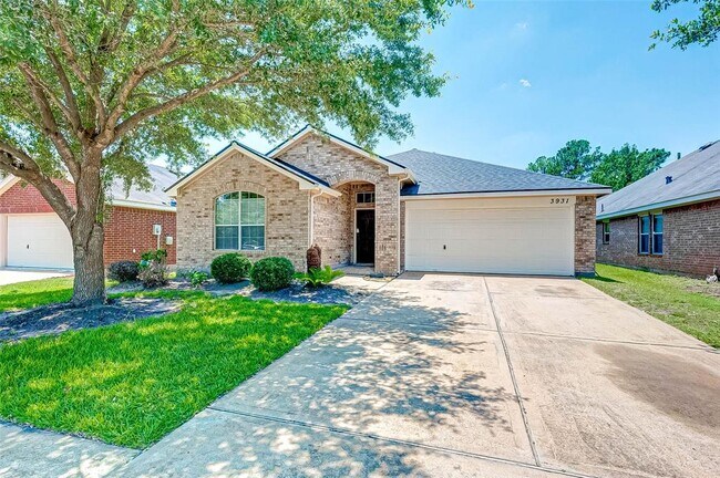 Building Photo - 3931 Pine Forest Hollow Trail