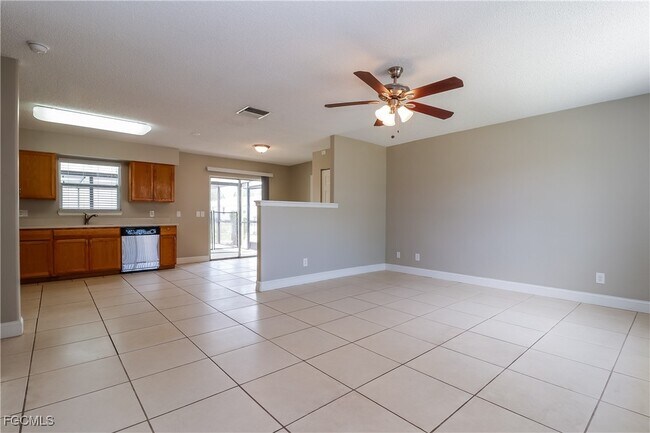 Foto del edificio - 18529 Phlox Dr