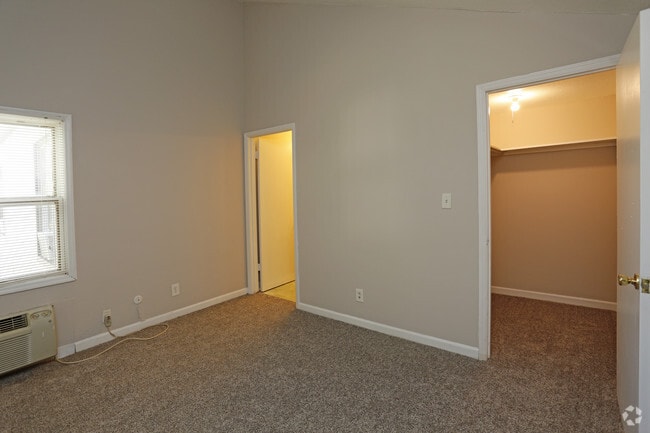 1BR,1BA - 500SF - Bedroom - Prairie Hills