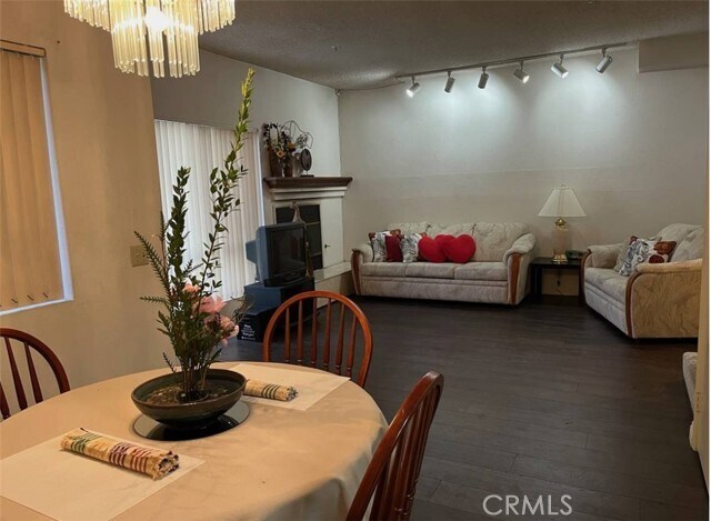 Primary Photo - 222 S Catalina Ave