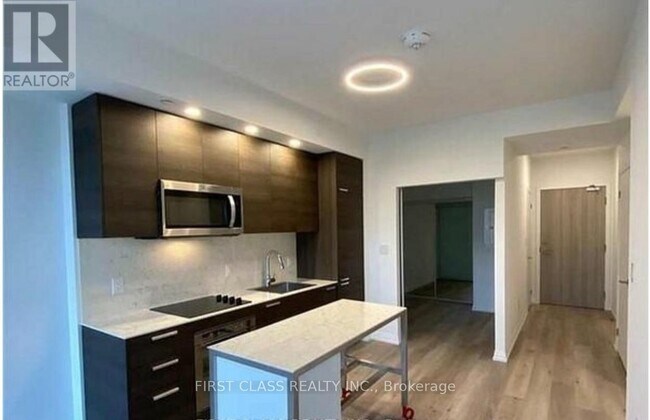 Building Photo - 75 Canterbury Pl