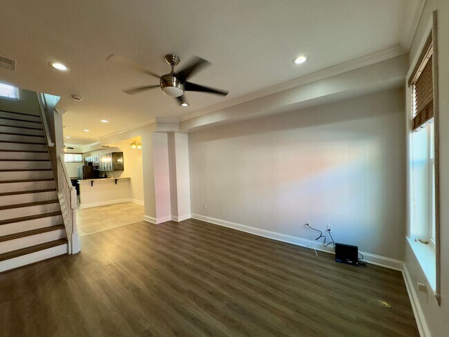 Foto del edificio - Beautiful 3Bed/2.5Bath Home in the City