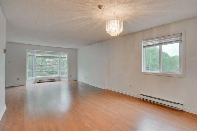 Photo du bâtiment - 165 Av. des Jonquilles