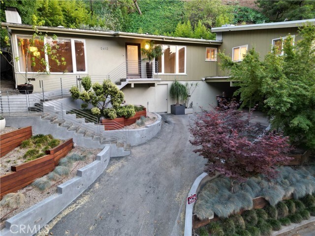 Foto del edificio - 2412 Canyon Oak Dr
