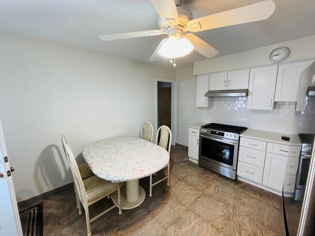 Building Photo - 0 Bella Vista Ave