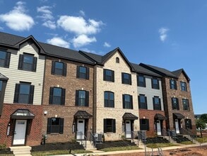 Building Photo - 4504 Dandelion Loop