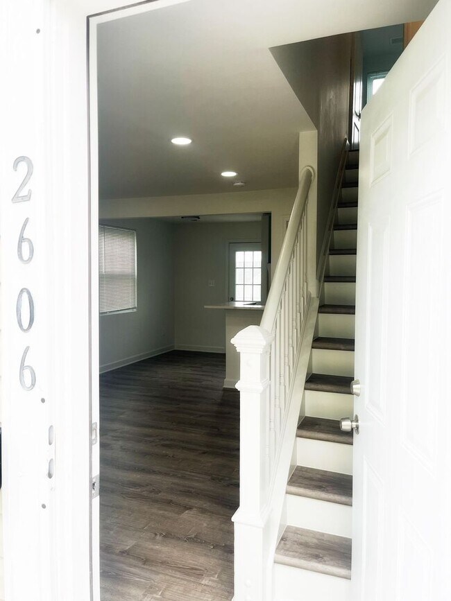 Building Photo - 3 Bed 1.5 Bath Landover