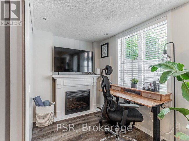 Building Photo - 10 Laidlaw St