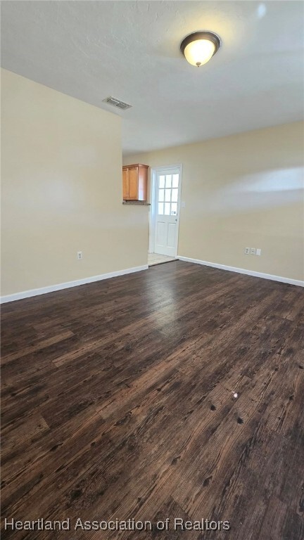 Building Photo - 117 Sparrow Ave