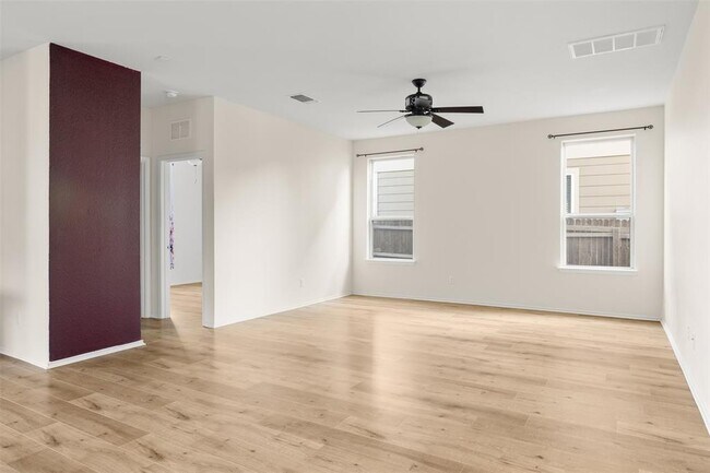 Building Photo - 280 La Dera Dr