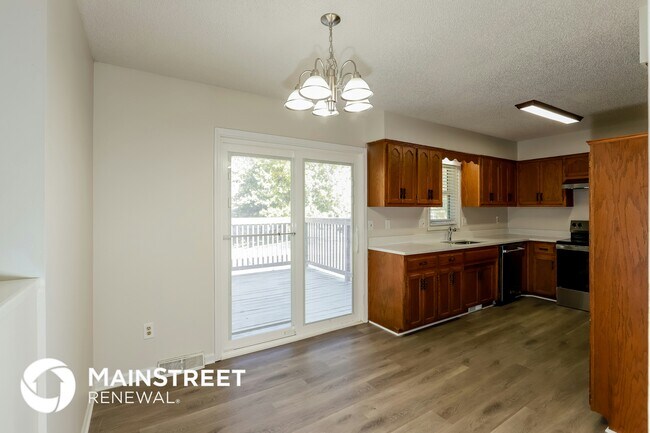 Building Photo - 1606 NE 112th Terr