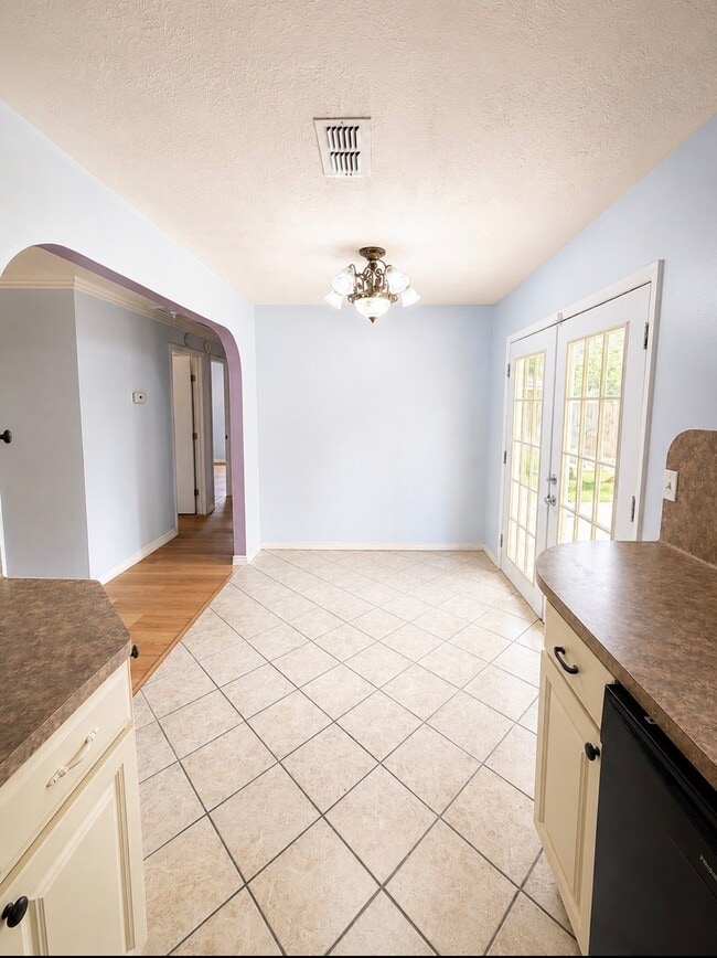 Building Photo - 10415 Norton Dr