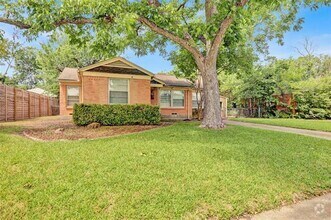 Building Photo - 10533 Solta Dr