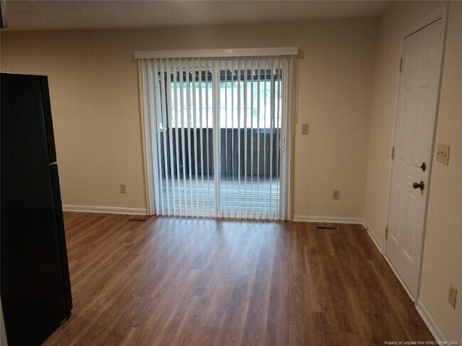 Building Photo - 2290 Hackney Loop