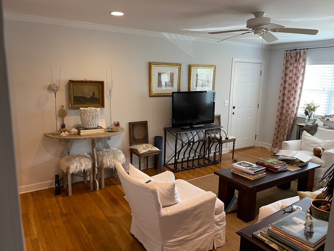 Living Room - 161 Saint Margaret St