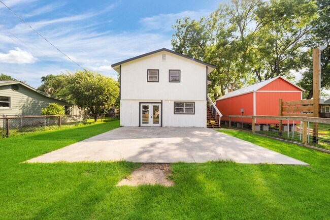 Building Photo - 4107 Houx St