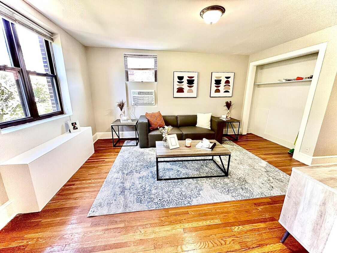 Foto principal - 236 W Walnut Ln