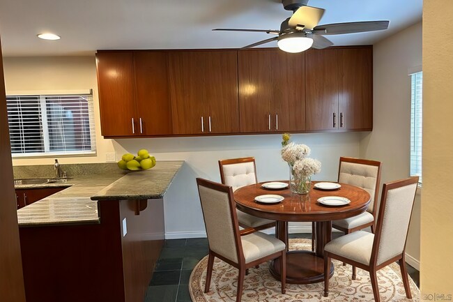 Virtual Staging - Eat-In Kitchen - 5473 Adobe Falls Rd