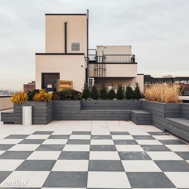 Foto del edificio - 803 Wyckoff Ave