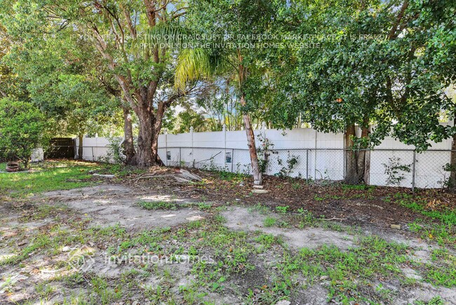 Building Photo - 243 Mante Dr