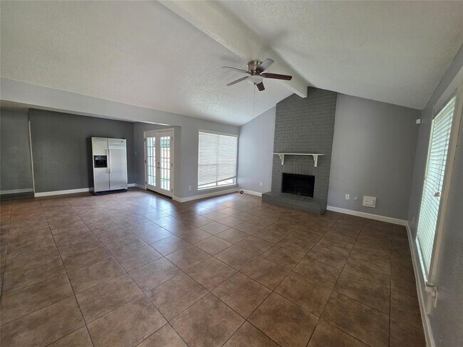 Foto del edificio - 1115 Rock Canyon Dr