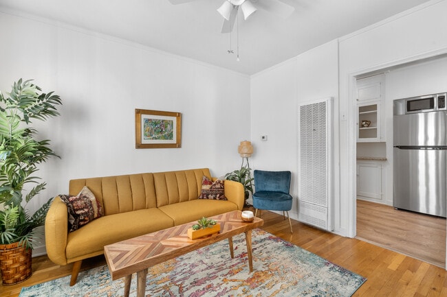 Living room towards kitchen - 1926 3rd St