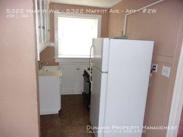 Building Photo - Awesome clean apartment in secure building
