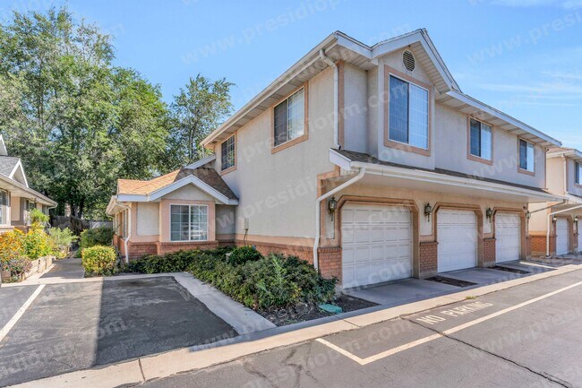 Building Photo - 975 S 250 W St