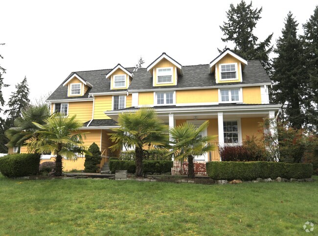 Building Photo - 3059 Bellevue Way NE