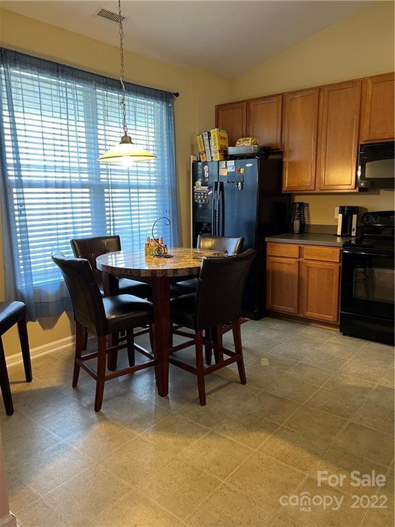 Foto del edificio - 1020 Oak Park Dr