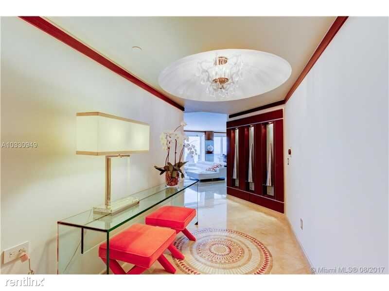 Primary Photo - 4775 Collins Ave