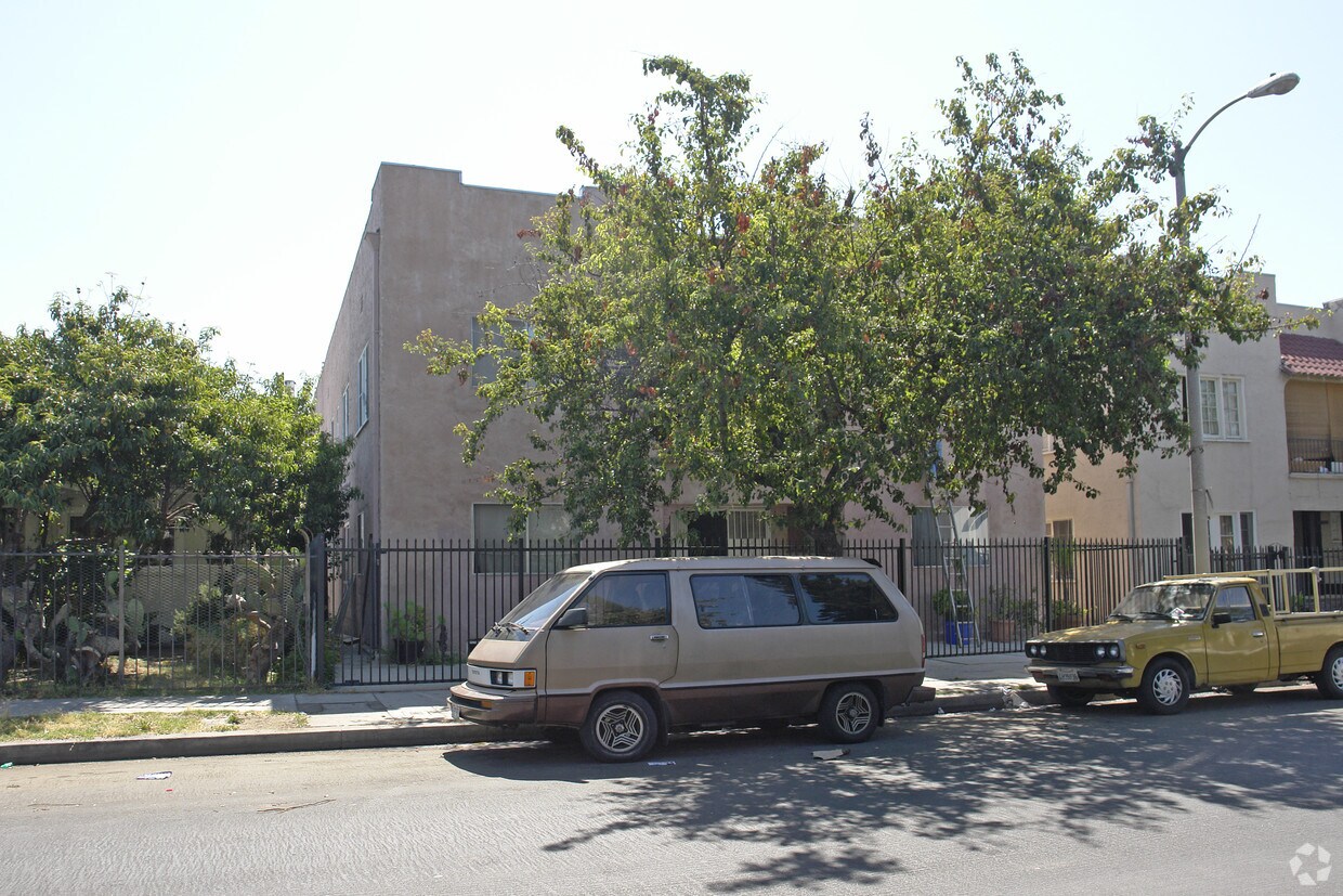 Primary Photo - 1222 Gordon St