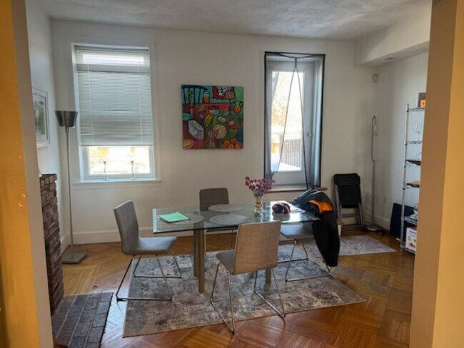 Foto del edificio - 1725 Beacon St