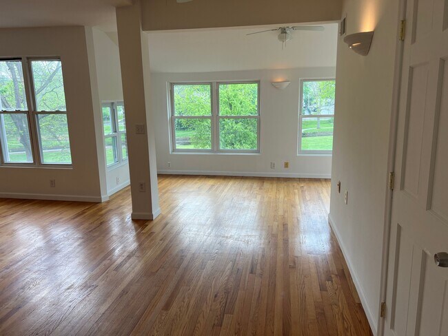 Building Photo - 51 Morris Pl