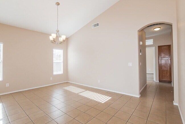 Building Photo - 14815 W Dovestar Dr
