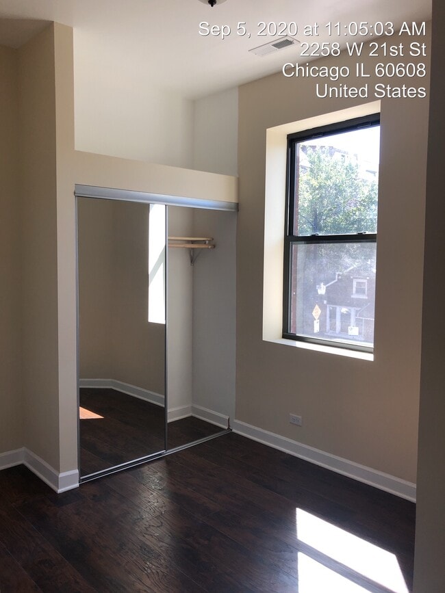 Building Photo - 2258 W 21st St