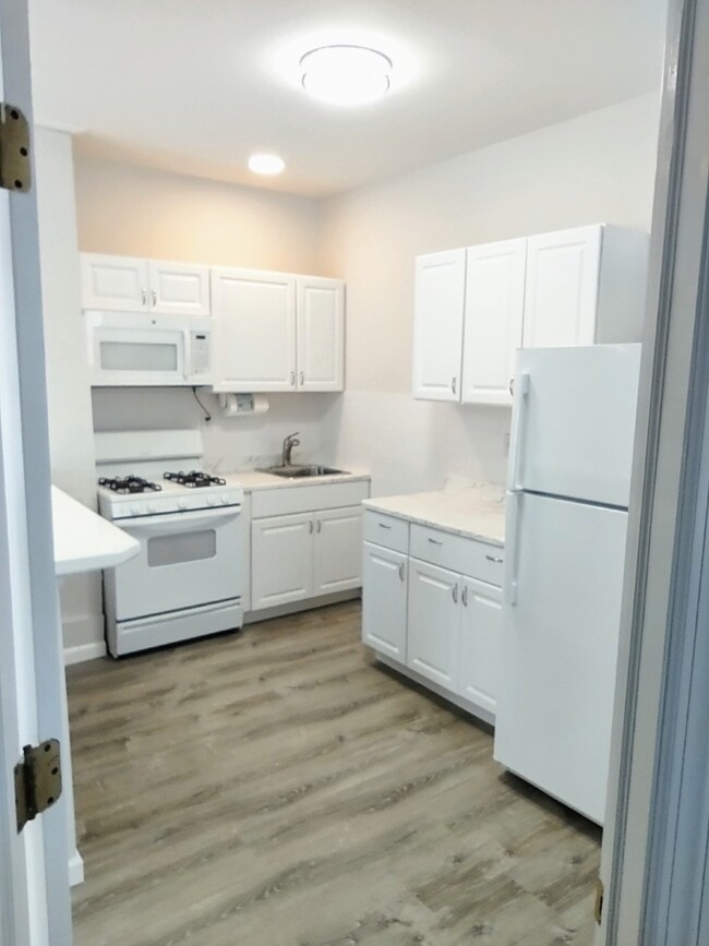 Kitchen - 110 Franklin St