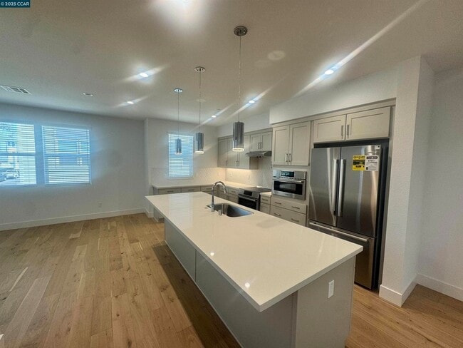 Building Photo - 5601 Linen Ct
