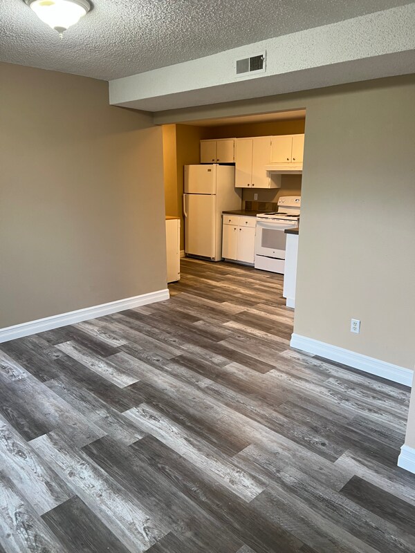 Building Photo - 358 Highland Park Dr