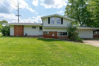 Building Photo - 9081 Royalton Rd