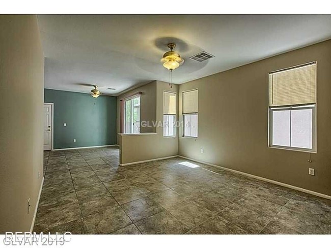 Foto del edificio - 4 br, 2.5 bath House - 10072 S Riley Street