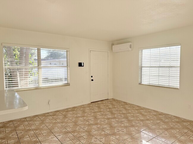 Foto del edificio - 403 S Orion Ave