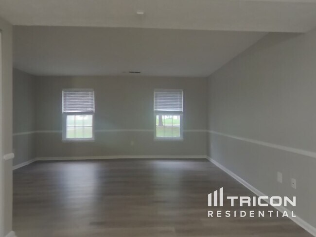 Foto del edificio - 4111 Lancaster Cir