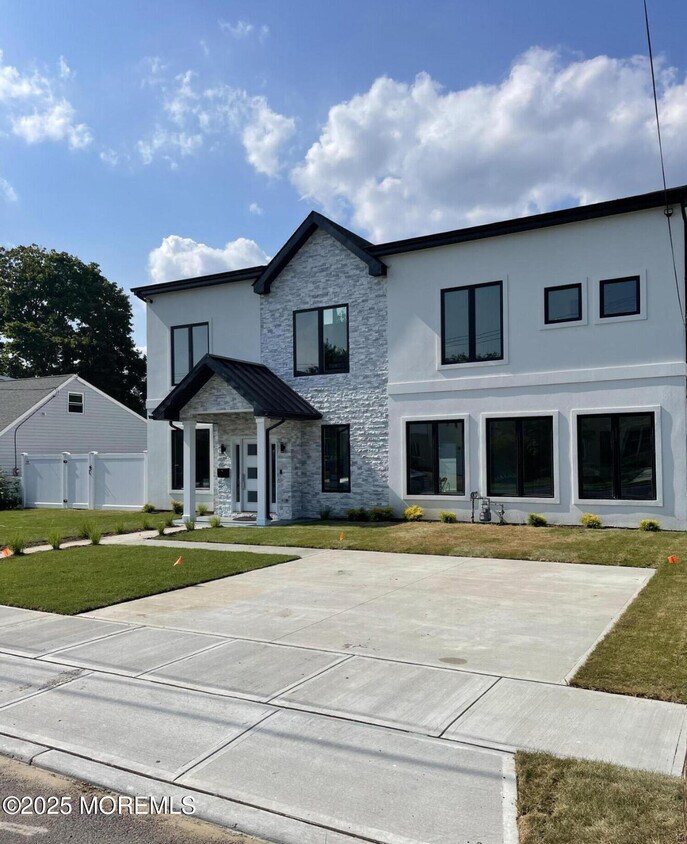 Foto principal - 297 Lockwood Ave