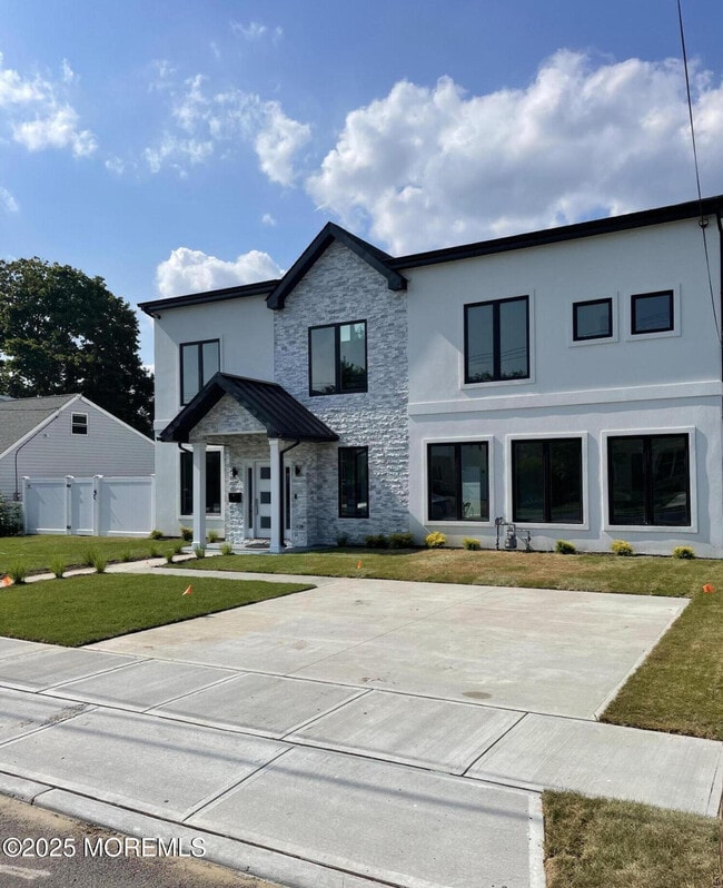 Building Photo - 297 Lockwood Ave