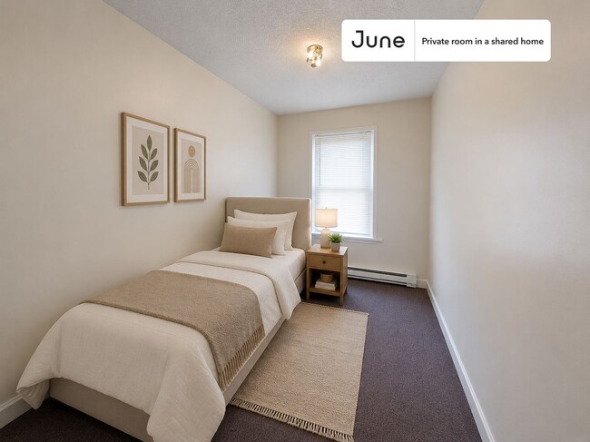 Room in Shared 3 bed/1 bath home - Room in Shared 3 bed/1 bath home